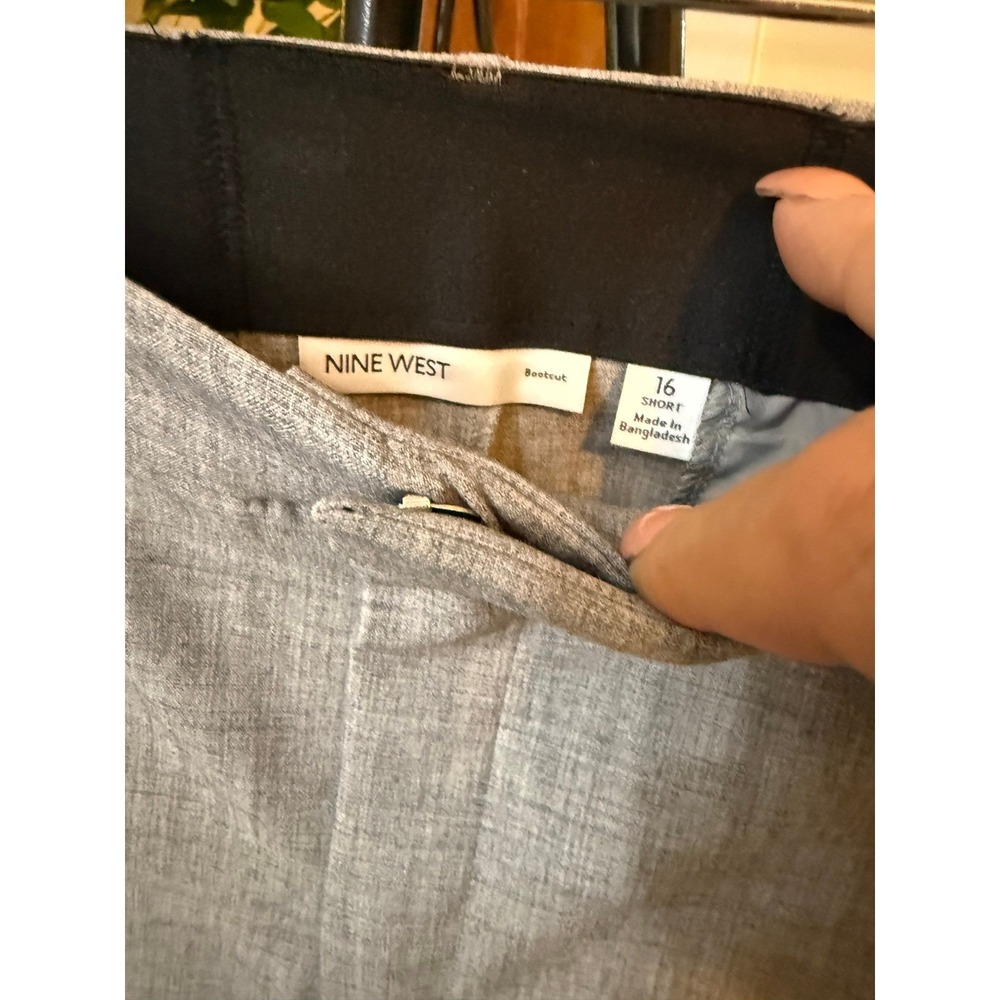 Nine West Women's 16 Short Gray Mid Rise Barely Bootcut Dress Pants NWT - Picture 4 of 6